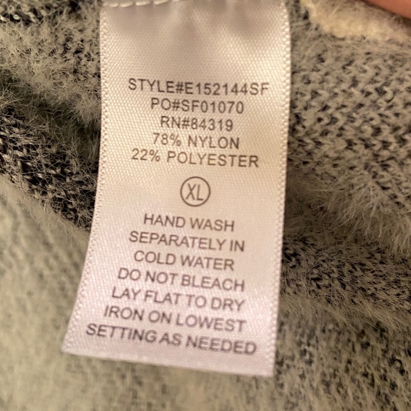 Evolution Long Cardigan Sleeveless Buffalo Plaid Black Gray White Fluffy SZ XL - Picture 11 of 11